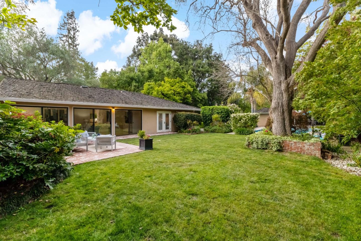 Detail Gallery Image 39 of 51 For 97 Snowden Ave, Atherton,  CA 94027 - 3 Beds | 2 Baths