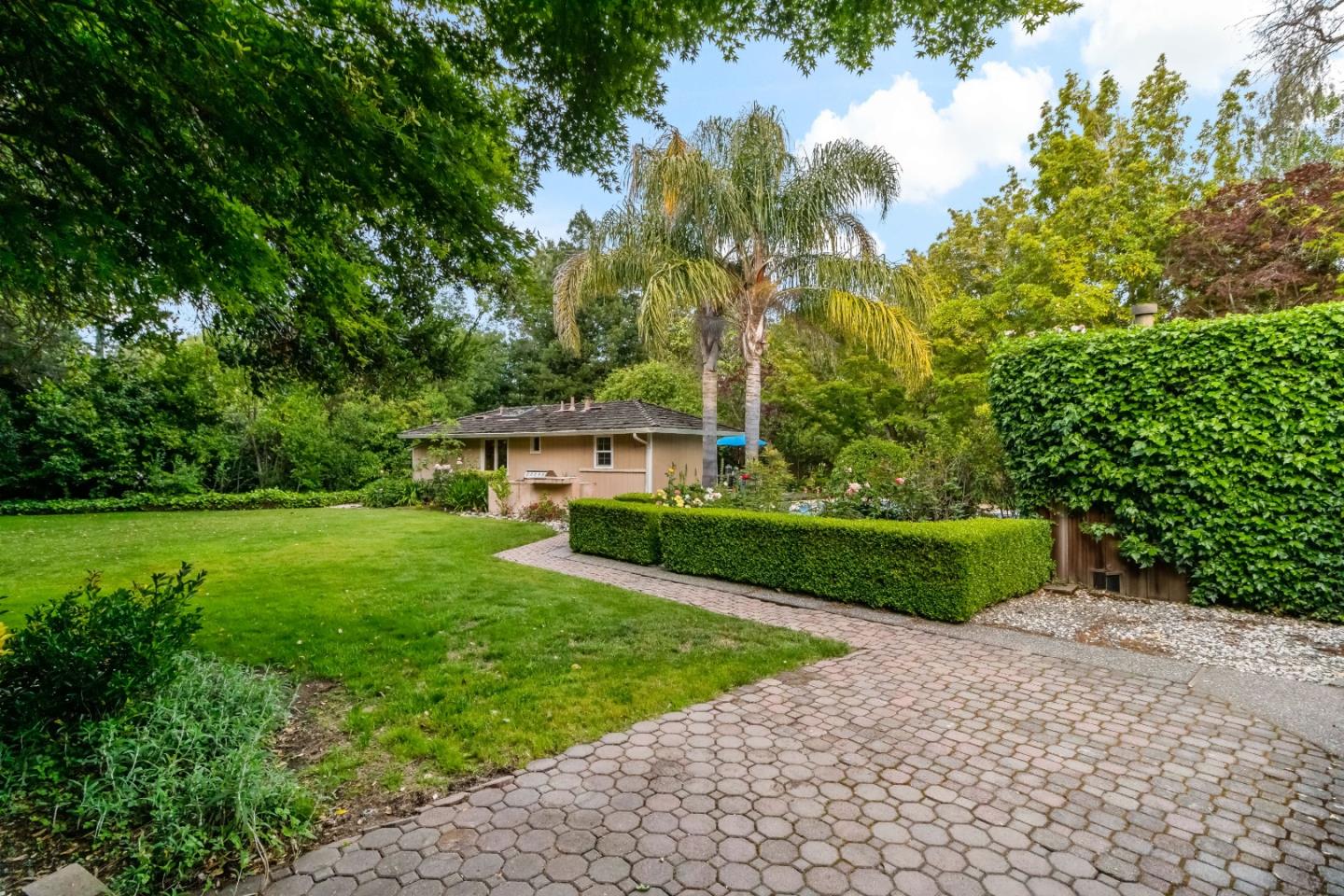 Detail Gallery Image 41 of 51 For 97 Snowden Ave, Atherton,  CA 94027 - 3 Beds | 2 Baths