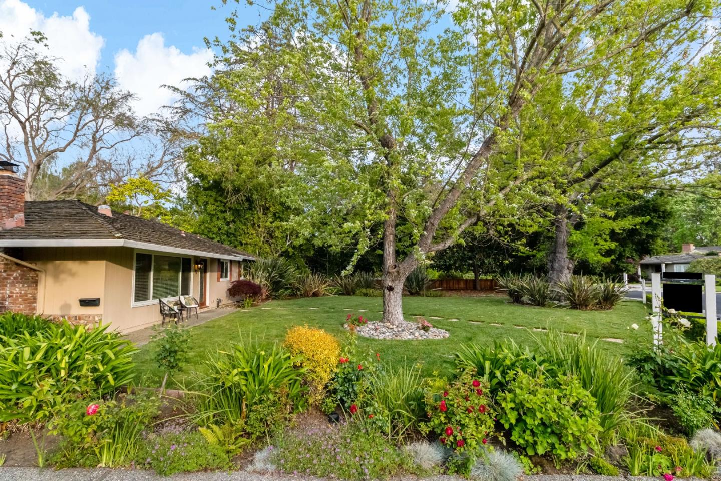 Detail Gallery Image 42 of 51 For 97 Snowden Ave, Atherton,  CA 94027 - 3 Beds | 2 Baths