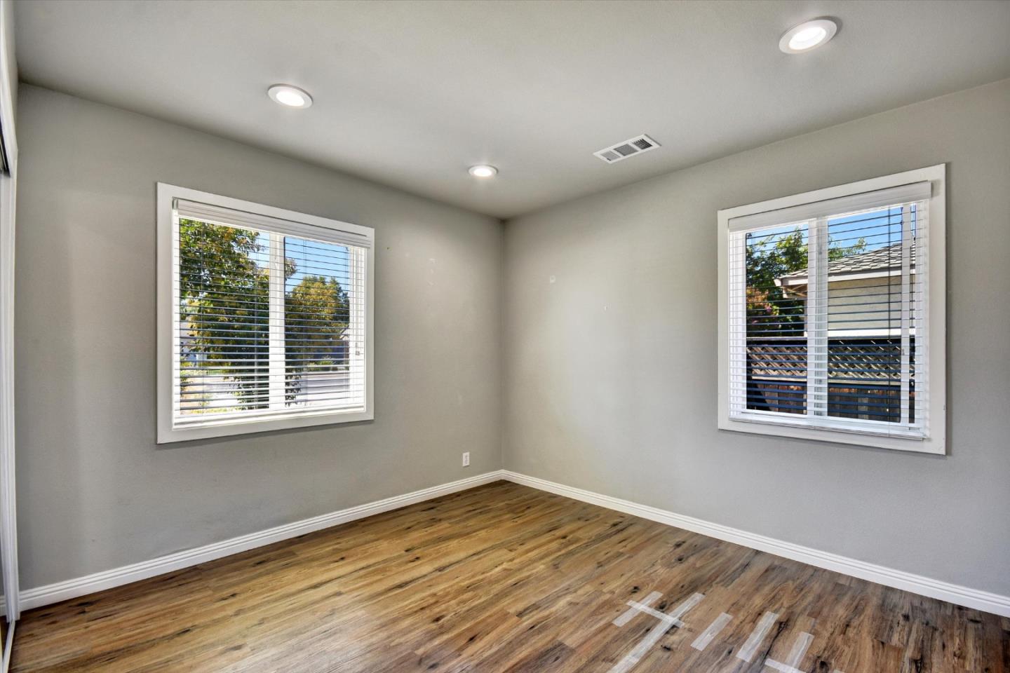 Detail Gallery Image 12 of 27 For 15107 Woodard Rd, San Jose,  CA 95124 - 3 Beds | 2 Baths