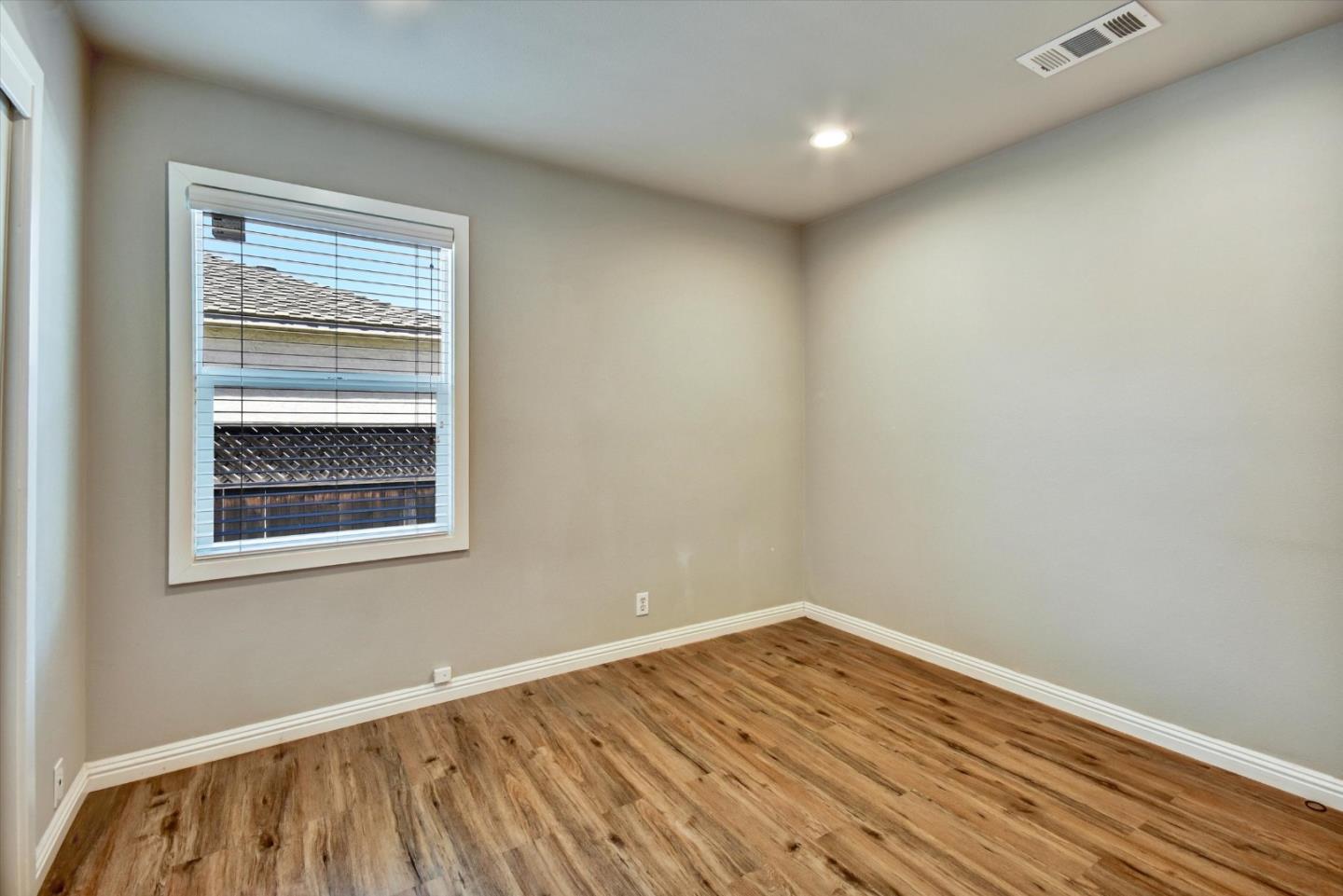 Detail Gallery Image 14 of 27 For 15107 Woodard Rd, San Jose,  CA 95124 - 3 Beds | 2 Baths