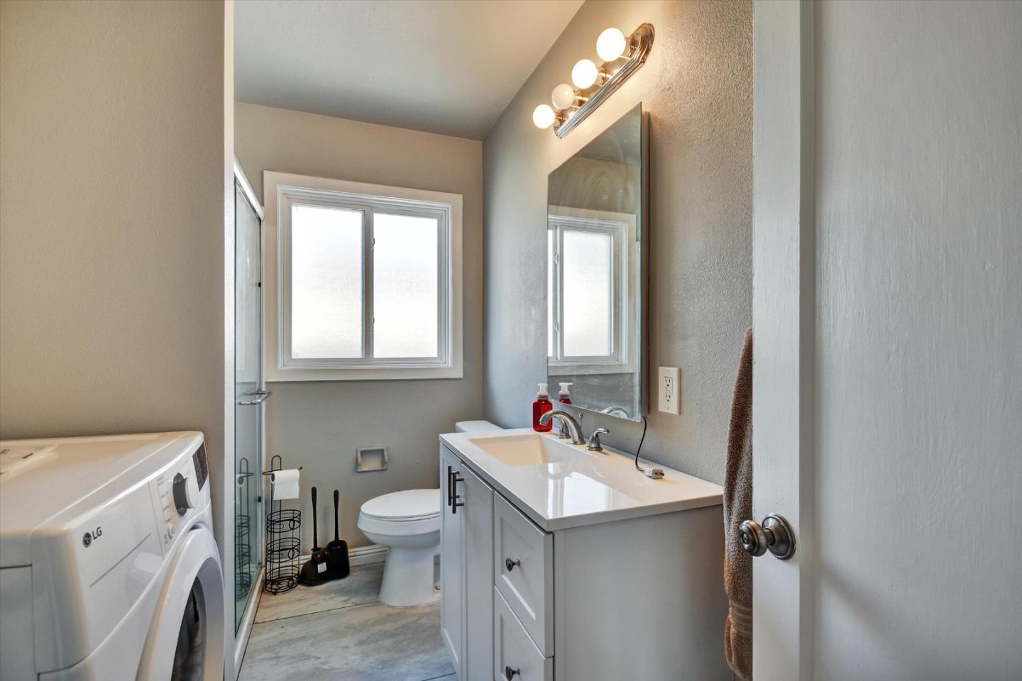 Detail Gallery Image 23 of 27 For 15107 Woodard Rd, San Jose,  CA 95124 - 3 Beds | 2 Baths