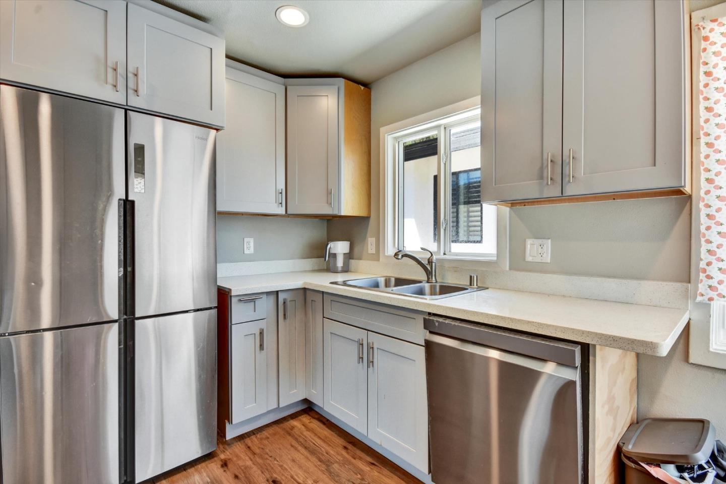 Detail Gallery Image 5 of 27 For 15107 Woodard Rd, San Jose,  CA 95124 - 3 Beds | 2 Baths