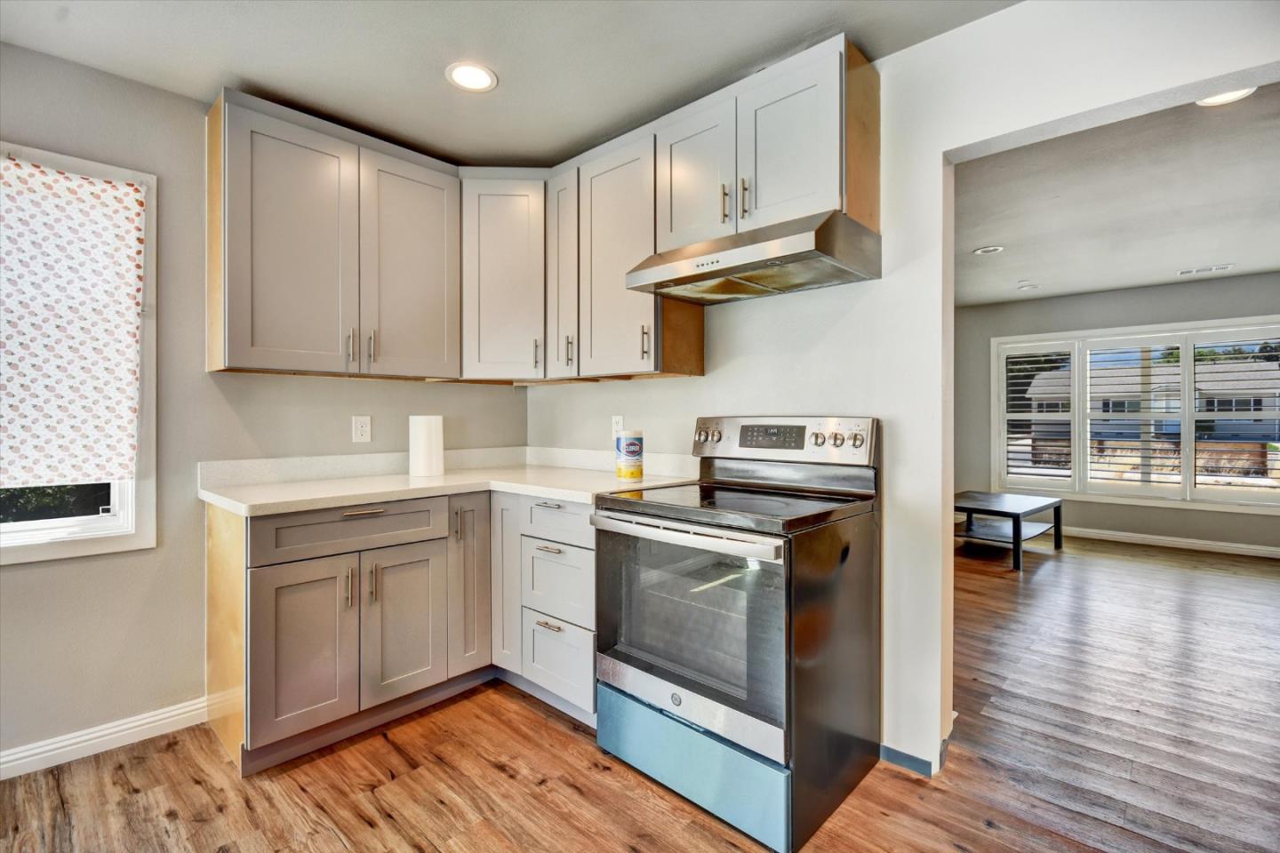 Detail Gallery Image 6 of 27 For 15107 Woodard Rd, San Jose,  CA 95124 - 3 Beds | 2 Baths