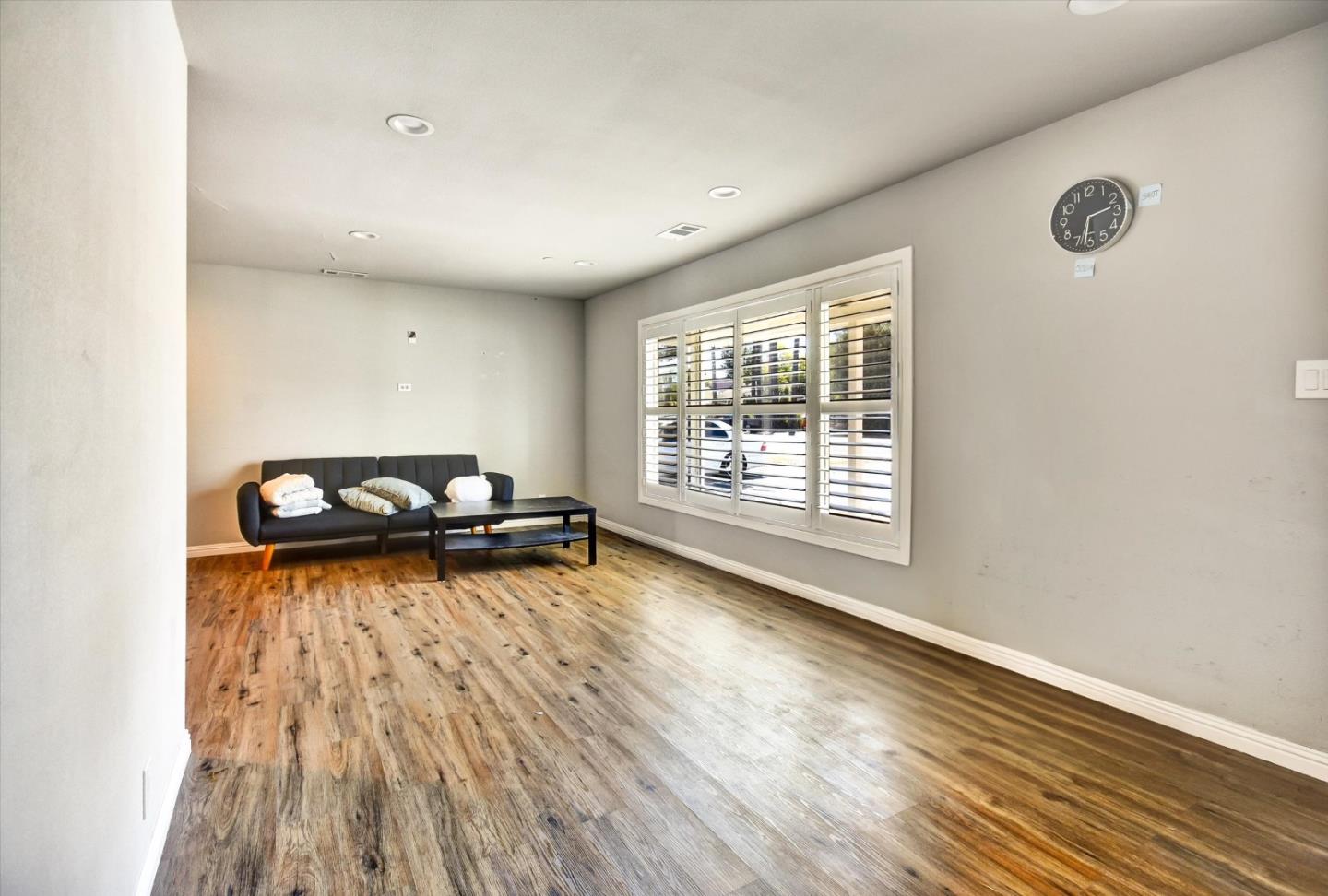 Detail Gallery Image 9 of 27 For 15107 Woodard Rd, San Jose,  CA 95124 - 3 Beds | 2 Baths