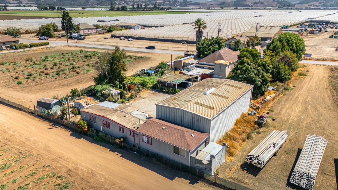Detail Gallery Image 22 of 33 For 120 San Miguel Canyon Rd, Salinas,  CA 93901 - 4 Beds | 1/1 Baths