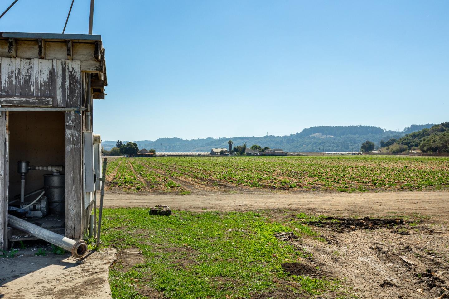 Detail Gallery Image 26 of 33 For 120 San Miguel Canyon Rd, Salinas,  CA 93901 - 4 Beds | 1/1 Baths