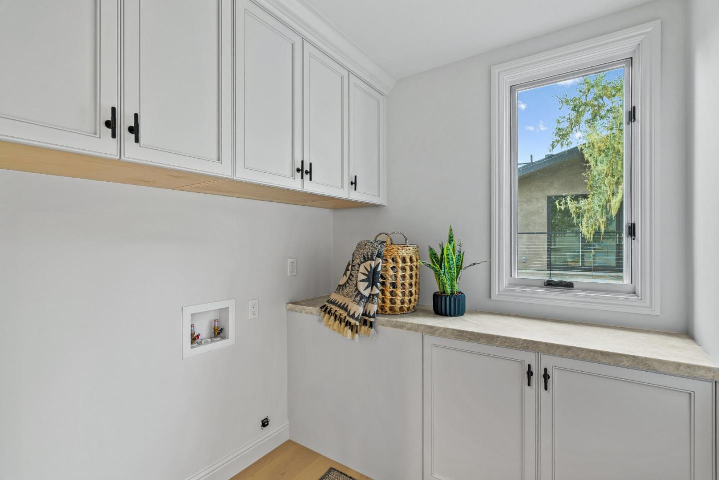 Detail Gallery Image 12 of 37 For 1025 Sombrero Rd, Pebble Beach,  CA 93953 - 4 Beds | 3 Baths