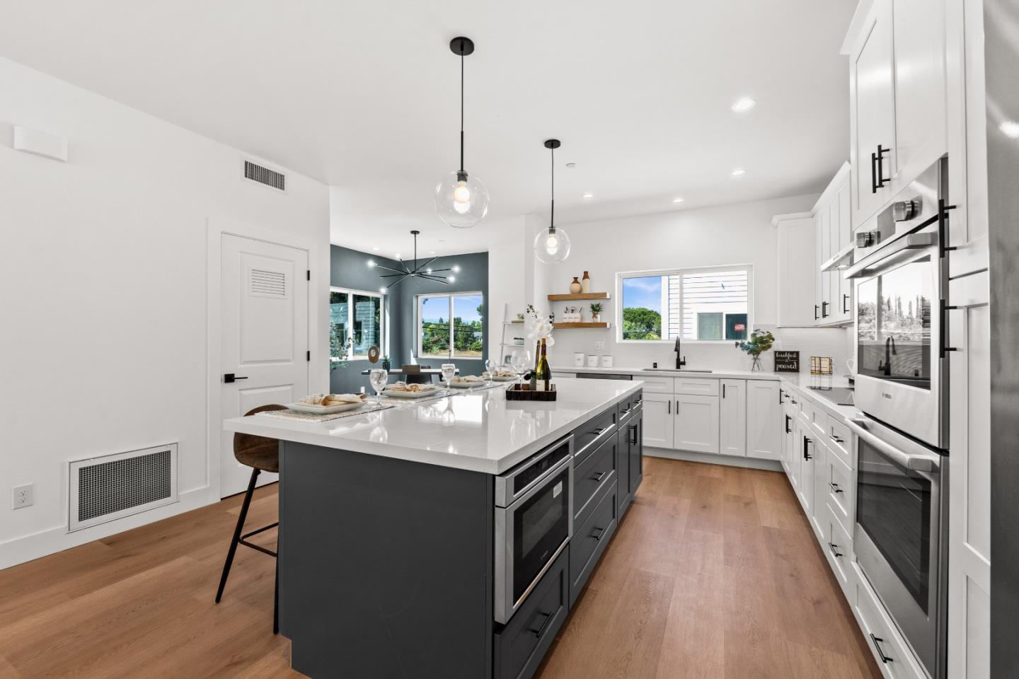 Detail Gallery Image 15 of 37 For 853 B Sierra Vista Ave, Mountain View,  CA 94043 - 4 Beds | 3/1 Baths