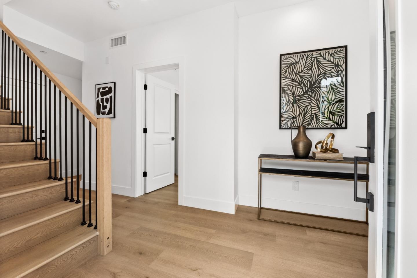 Detail Gallery Image 3 of 37 For 853 B Sierra Vista Ave, Mountain View,  CA 94043 - 4 Beds | 3/1 Baths