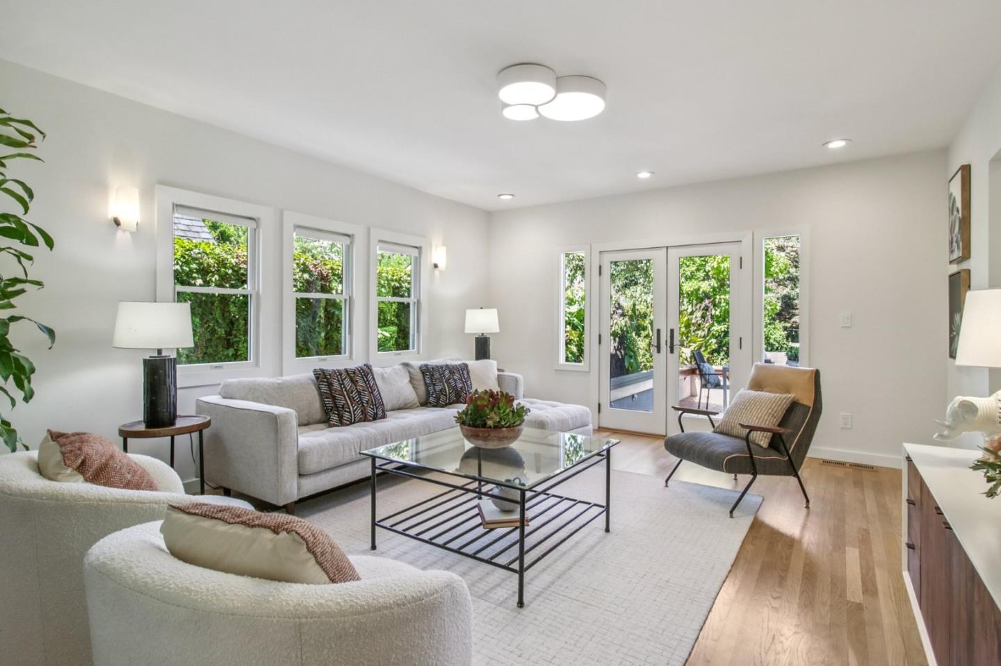 Detail Gallery Image 15 of 83 For 274 Princeton Rd, Menlo Park,  CA 94025 - 4 Beds | 3 Baths