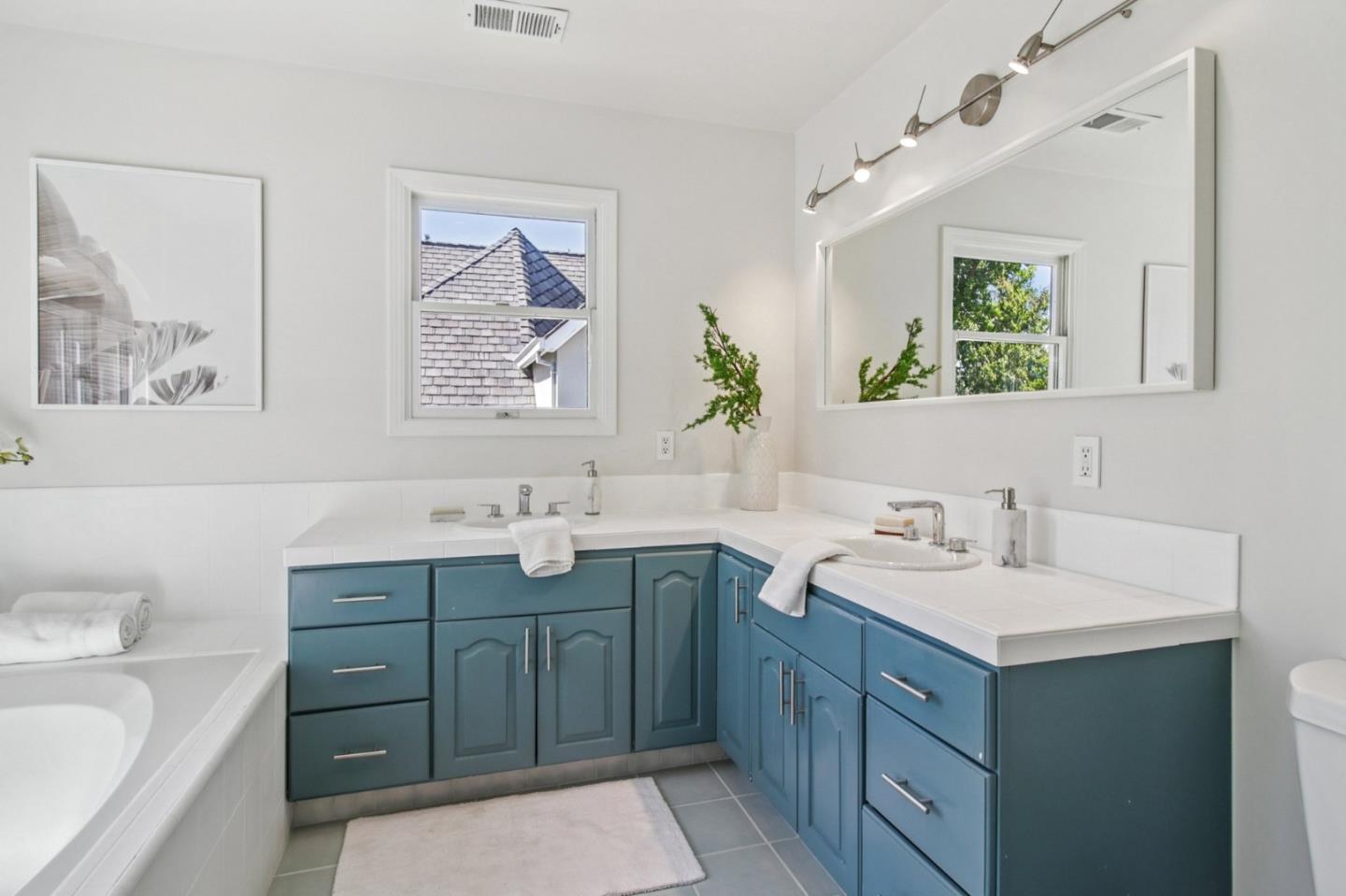 Detail Gallery Image 45 of 83 For 274 Princeton Rd, Menlo Park,  CA 94025 - 4 Beds | 3 Baths
