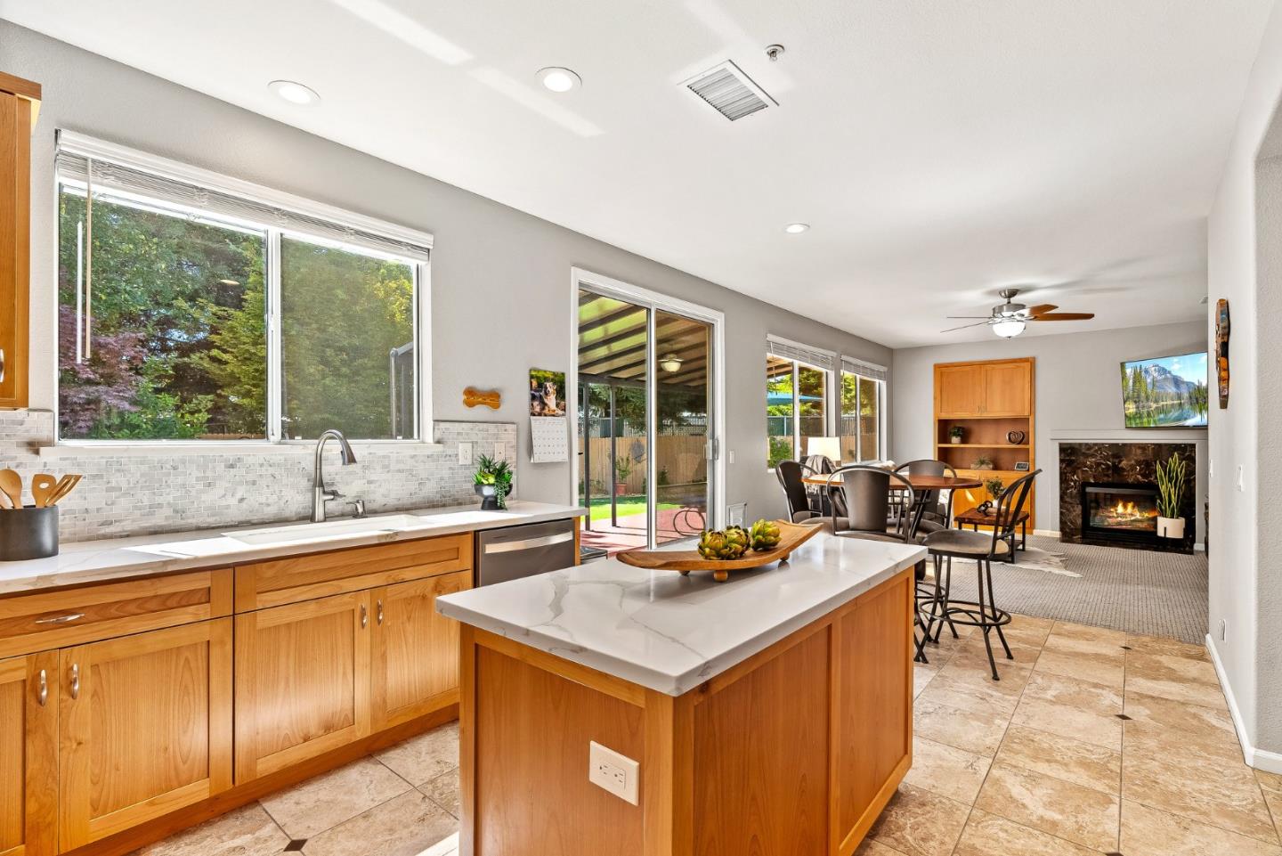 Detail Gallery Image 16 of 48 For 49 Monterey Vista Dr, Watsonville,  CA 95076 - 4 Beds | 2/1 Baths