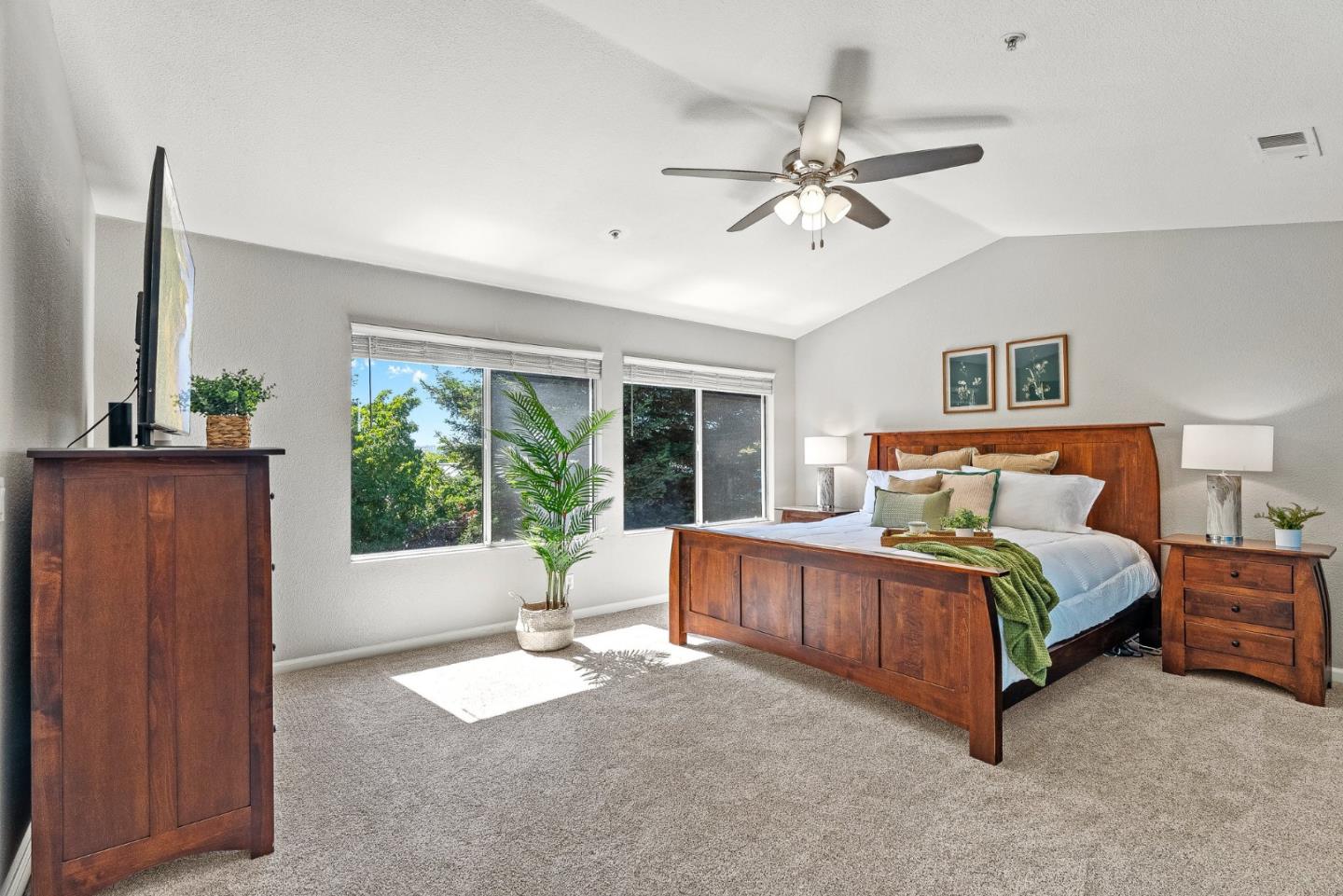 Detail Gallery Image 24 of 48 For 49 Monterey Vista Dr, Watsonville,  CA 95076 - 4 Beds | 2/1 Baths