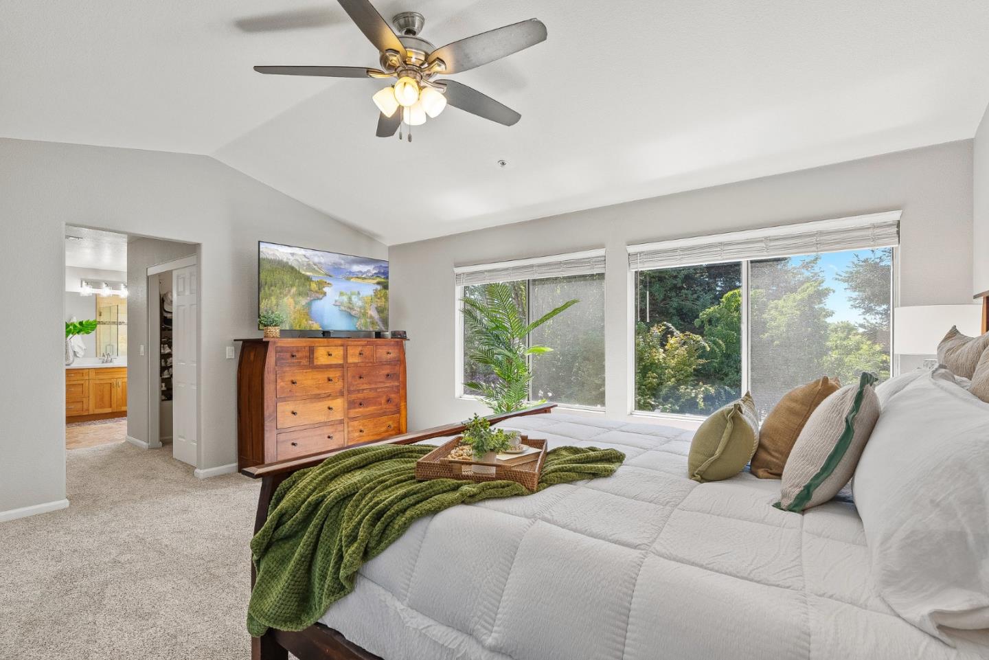 Detail Gallery Image 27 of 48 For 49 Monterey Vista Dr, Watsonville,  CA 95076 - 4 Beds | 2/1 Baths