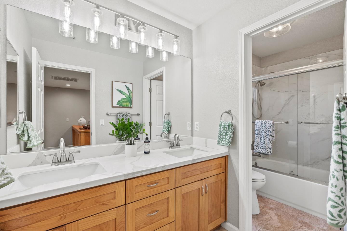 Detail Gallery Image 35 of 48 For 49 Monterey Vista Dr, Watsonville,  CA 95076 - 4 Beds | 2/1 Baths