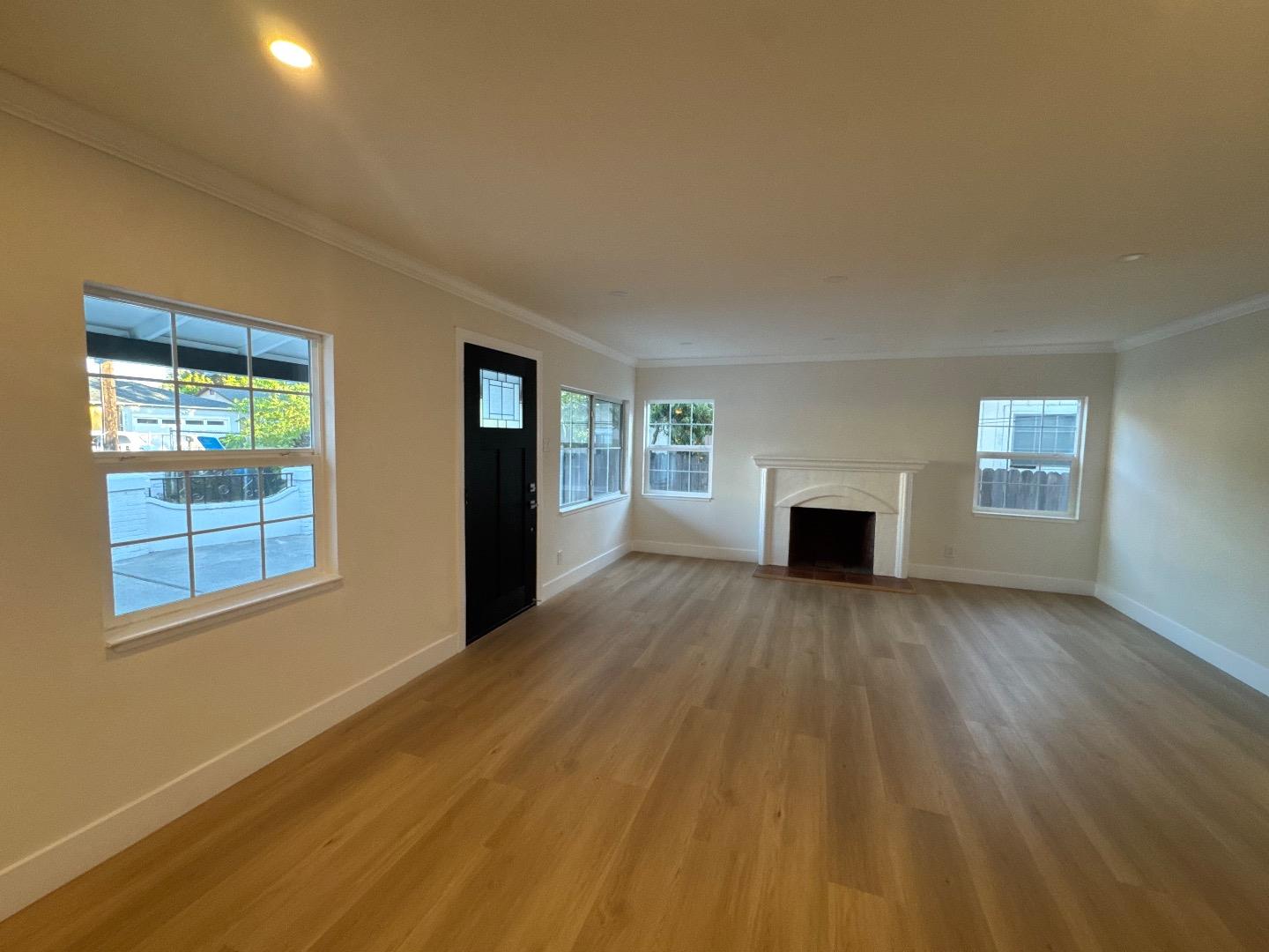 Detail Gallery Image 17 of 55 For 2112 Lincoln St, East Palo Alto,  CA 94303 - 2 Beds | 1 Baths