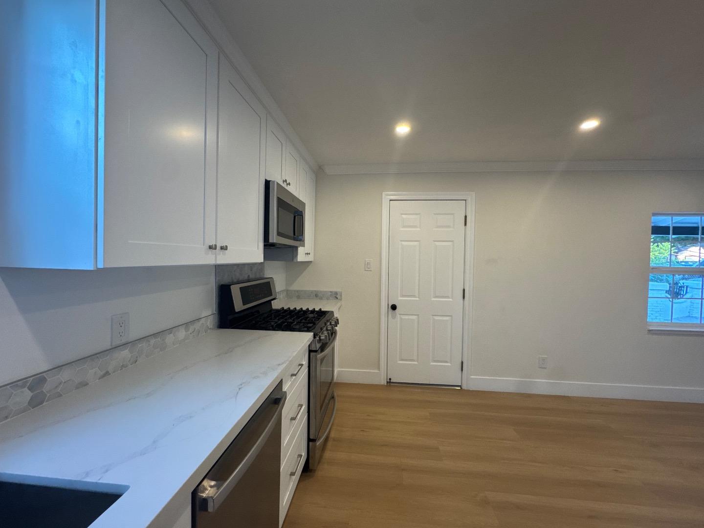 Detail Gallery Image 31 of 55 For 2112 Lincoln St, East Palo Alto,  CA 94303 - 2 Beds | 1 Baths