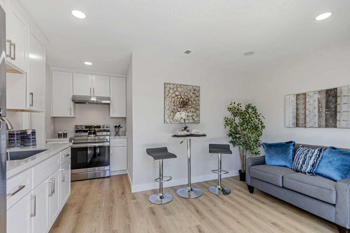 Detail Gallery Image 18 of 20 For 1944 S King Rd, San Jose,  CA 95122 - 4 Beds | 2 Baths