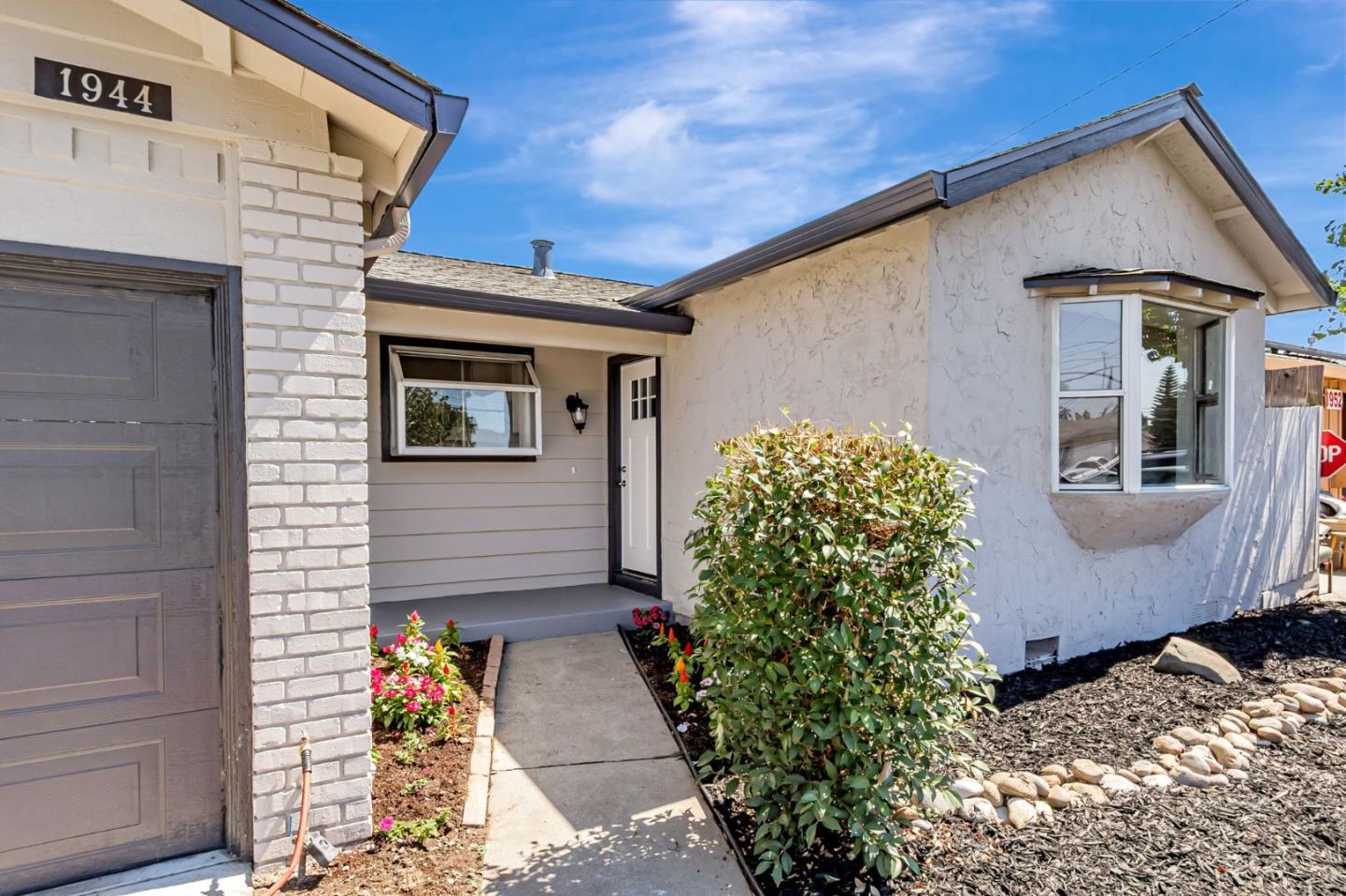 Detail Gallery Image 2 of 20 For 1944 S King Rd, San Jose,  CA 95122 - 4 Beds | 2 Baths