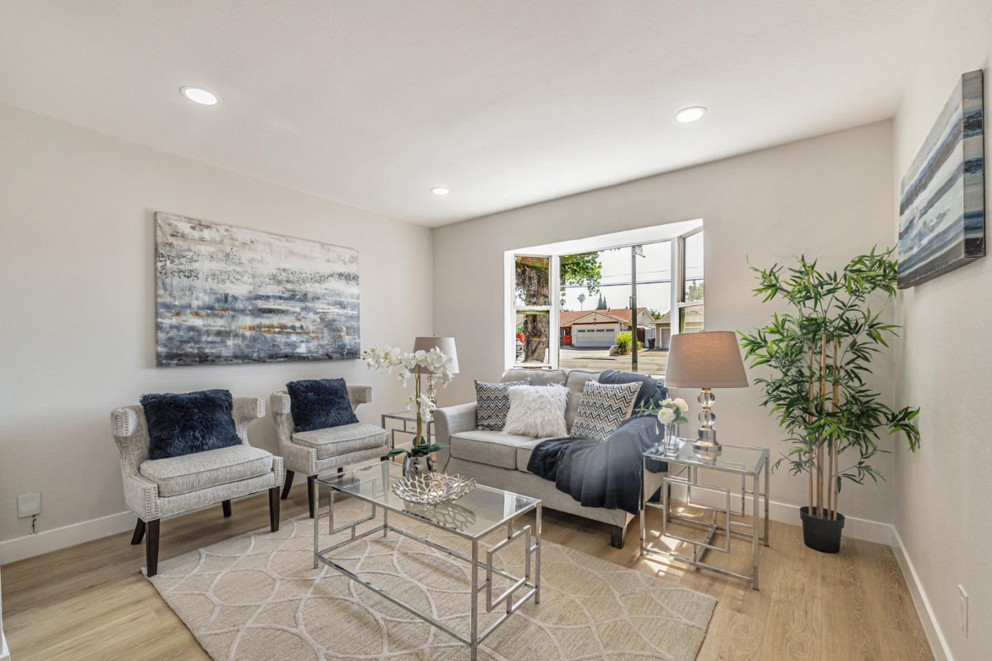 Detail Gallery Image 3 of 20 For 1944 S King Rd, San Jose,  CA 95122 - 4 Beds | 2 Baths