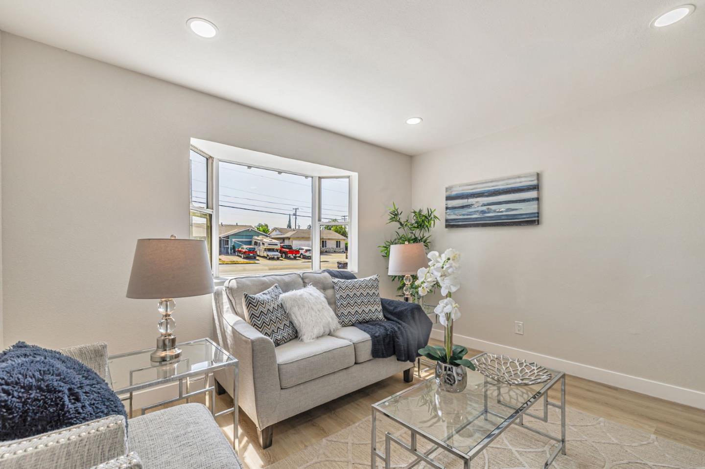 Detail Gallery Image 5 of 20 For 1944 S King Rd, San Jose,  CA 95122 - 4 Beds | 2 Baths