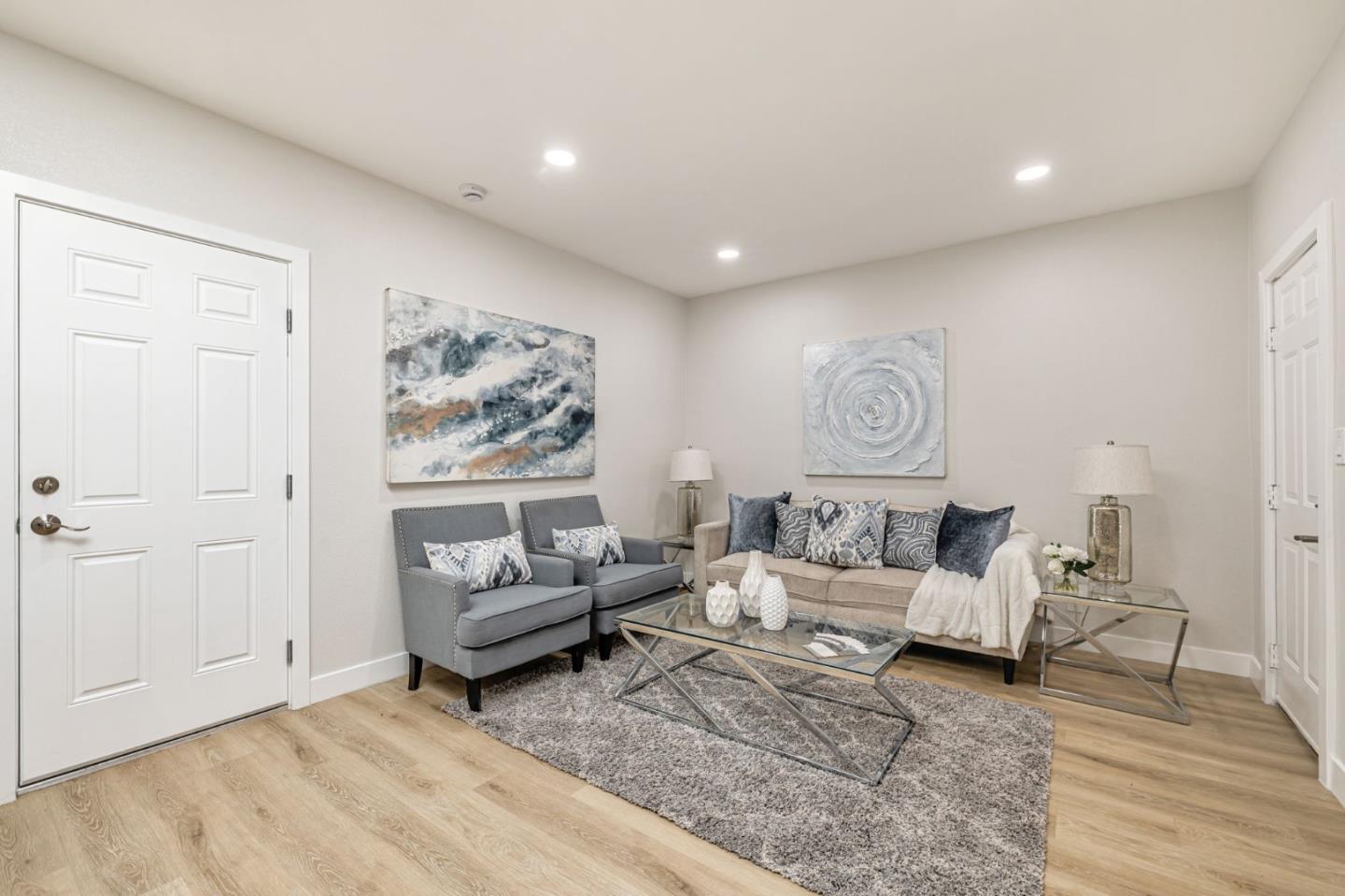 Detail Gallery Image 6 of 20 For 1944 S King Rd, San Jose,  CA 95122 - 4 Beds | 2 Baths