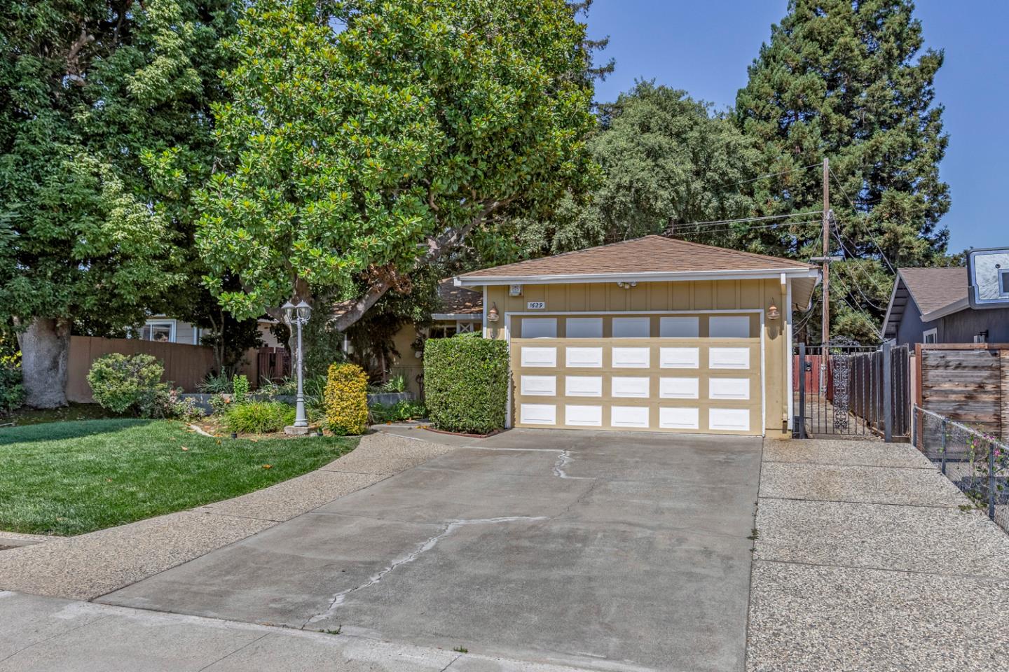 Detail Gallery Image 2 of 26 For 1629 Palo Santo Dr, Campbell,  CA 95008 - 3 Beds | 1/1 Baths