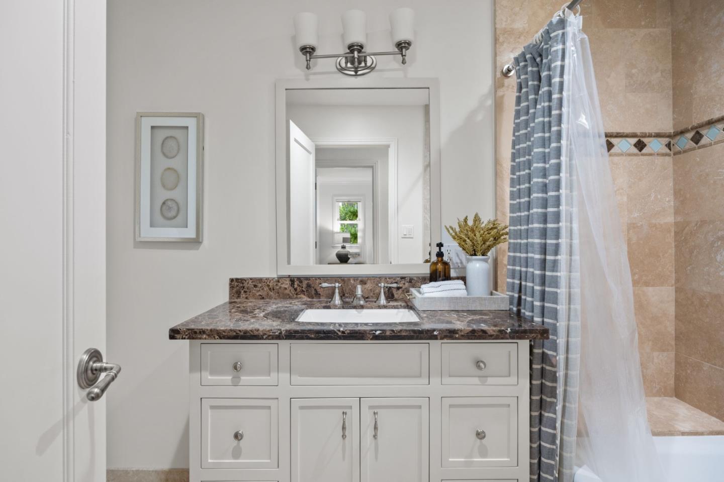 Detail Gallery Image 13 of 22 For 236 Windsor Dr, San Carlos,  CA 94070 - 3 Beds | 2 Baths