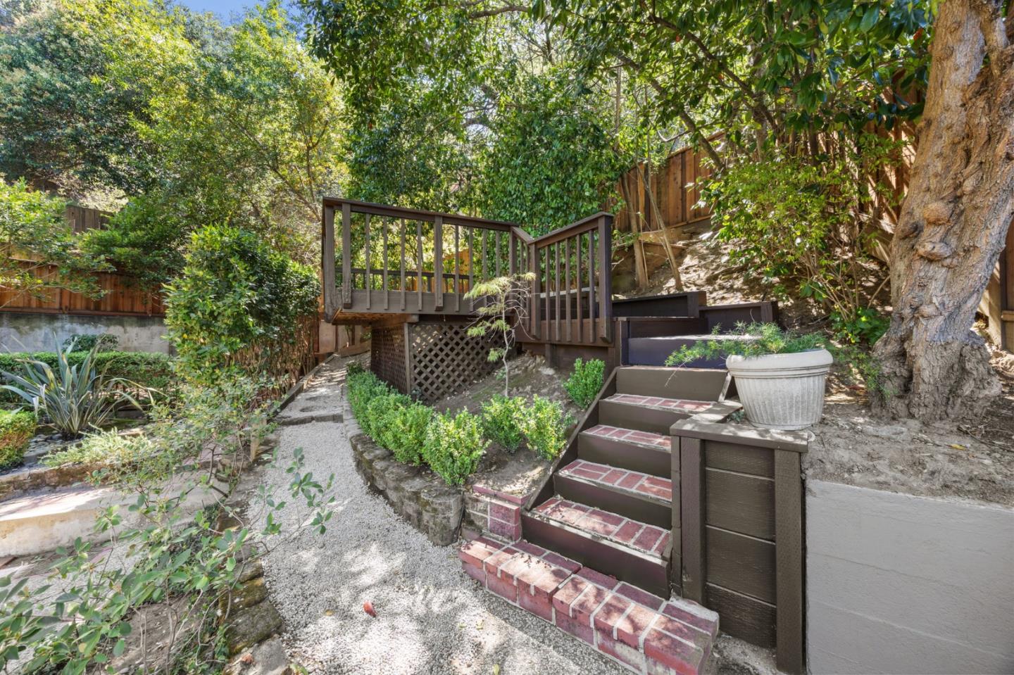 Detail Gallery Image 21 of 22 For 236 Windsor Dr, San Carlos,  CA 94070 - 3 Beds | 2 Baths