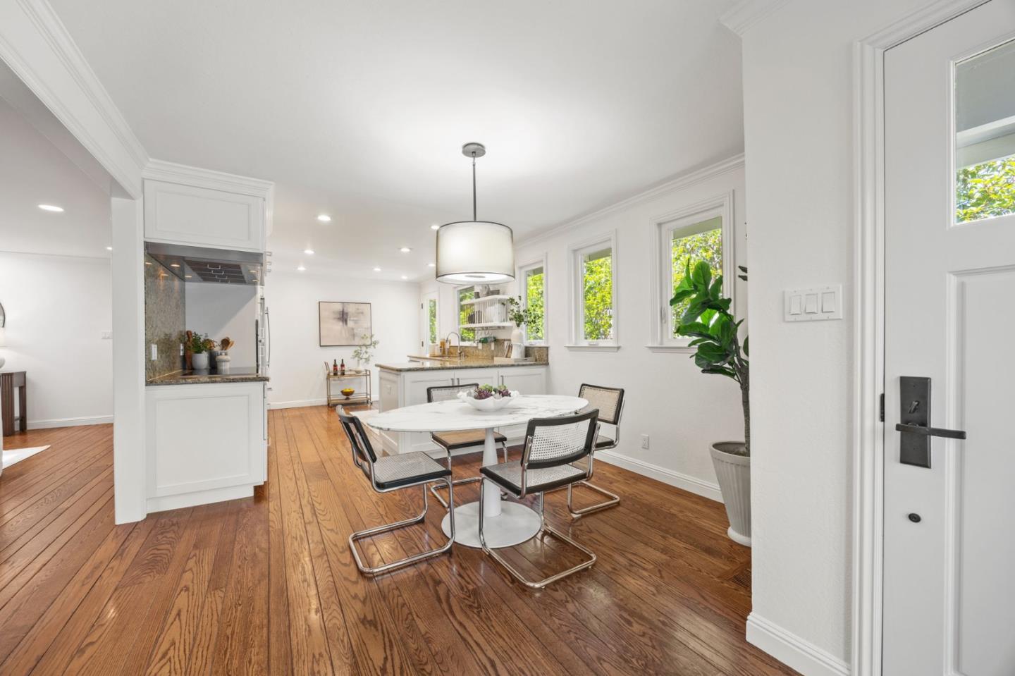 Detail Gallery Image 3 of 22 For 236 Windsor Dr, San Carlos,  CA 94070 - 3 Beds | 2 Baths