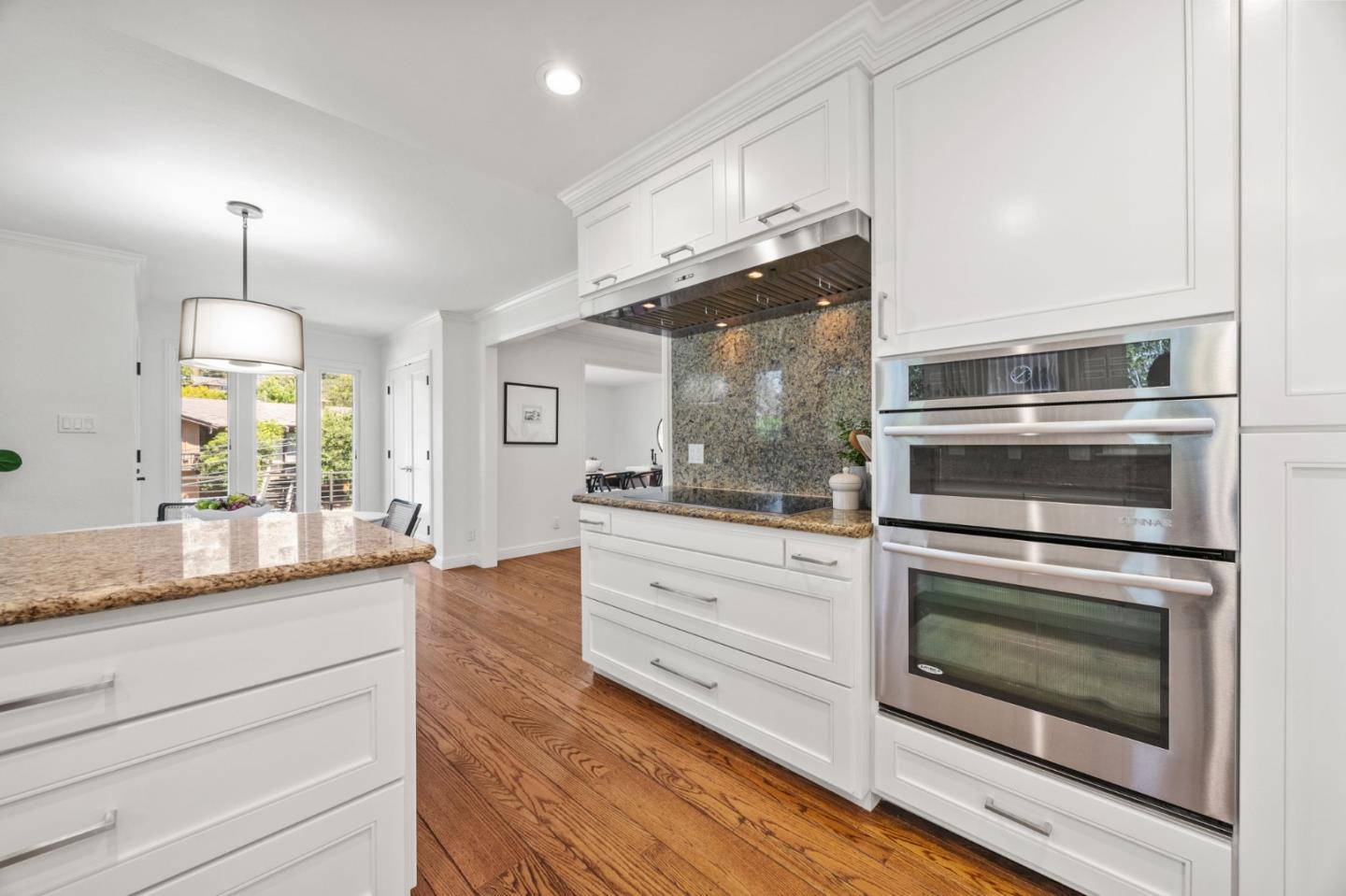 Detail Gallery Image 6 of 22 For 236 Windsor Dr, San Carlos,  CA 94070 - 3 Beds | 2 Baths