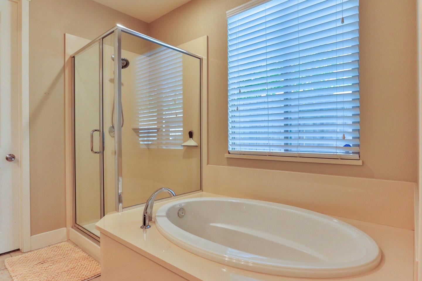 Detail Gallery Image 16 of 31 For 1549 Foxtail Ct, Hollister,  CA 95023 - 3 Beds | 2 Baths