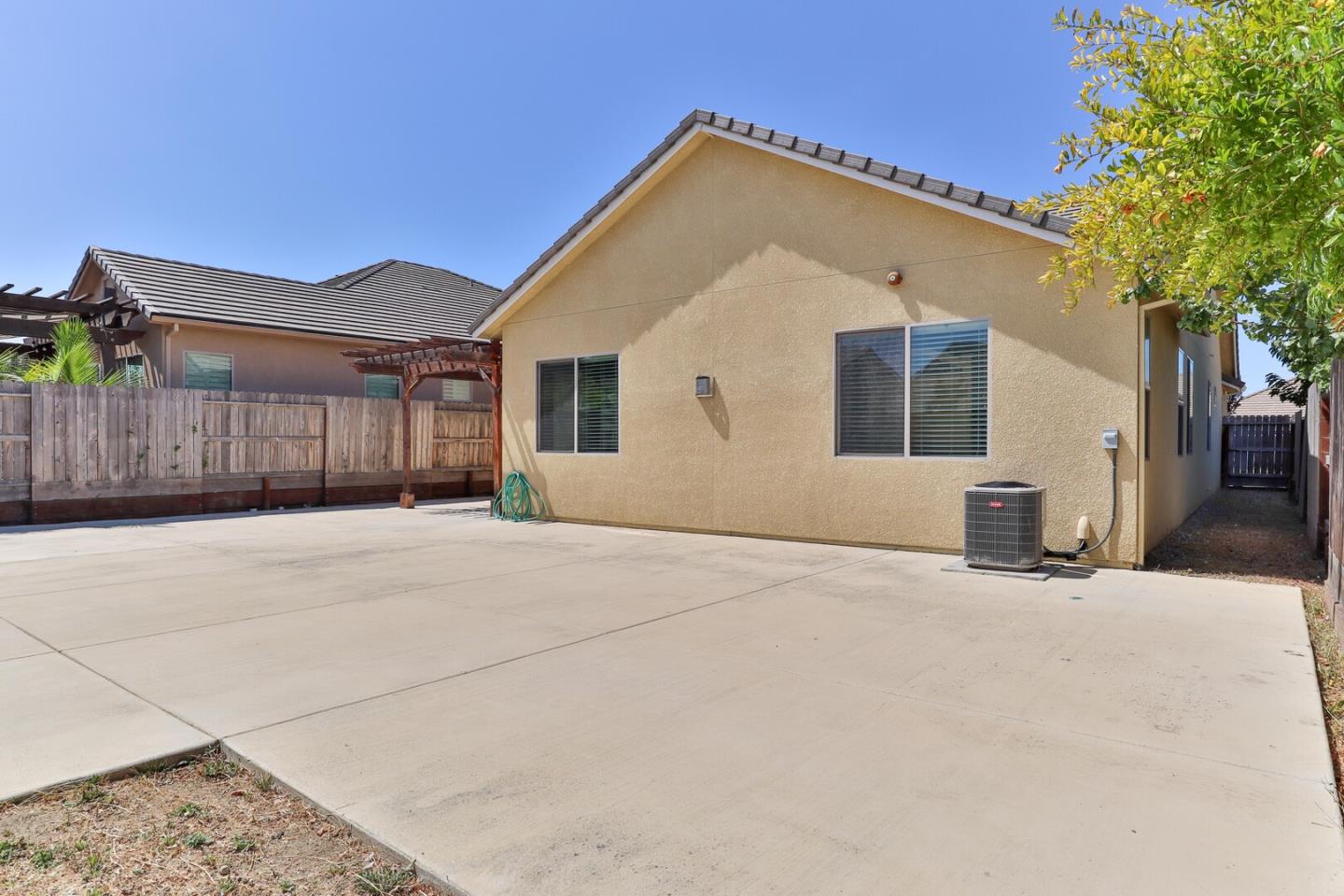 Detail Gallery Image 25 of 31 For 1549 Foxtail Ct, Hollister,  CA 95023 - 3 Beds | 2 Baths
