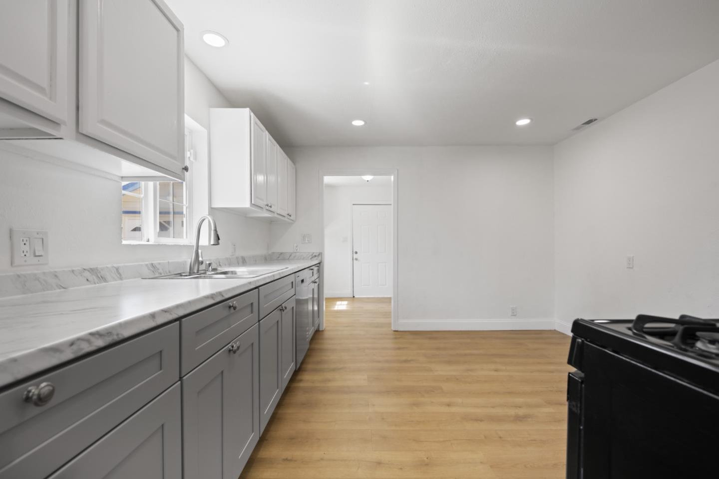 Detail Gallery Image 10 of 21 For 1257 Sunnyside Ave, Stockton,  CA 95205 - 3 Beds | 1 Baths