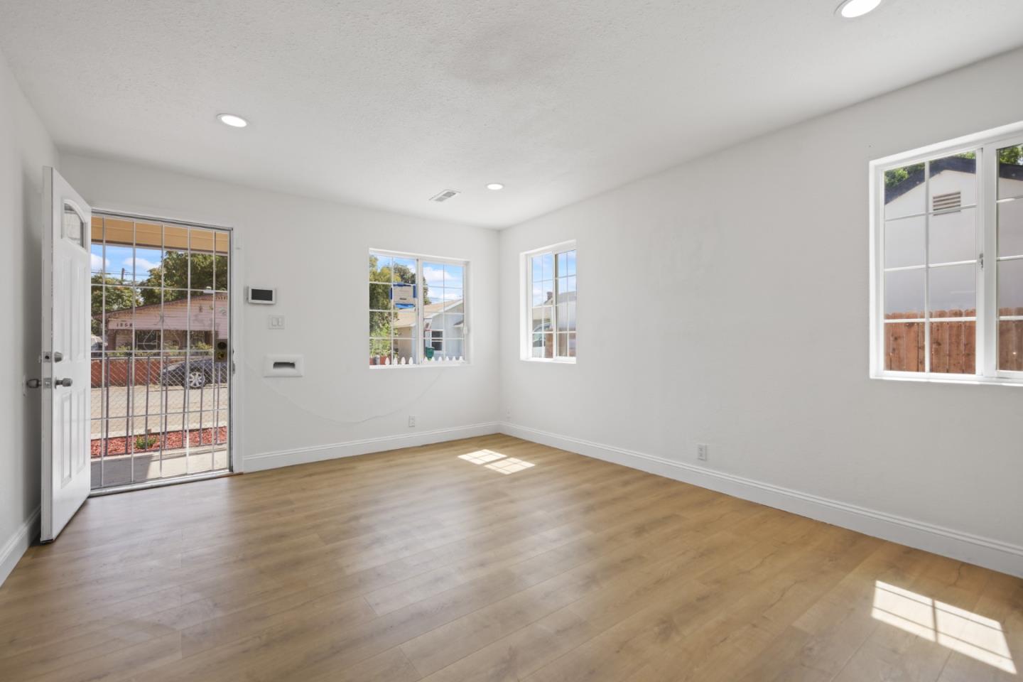 Detail Gallery Image 14 of 21 For 1257 Sunnyside Ave, Stockton,  CA 95205 - 3 Beds | 1 Baths