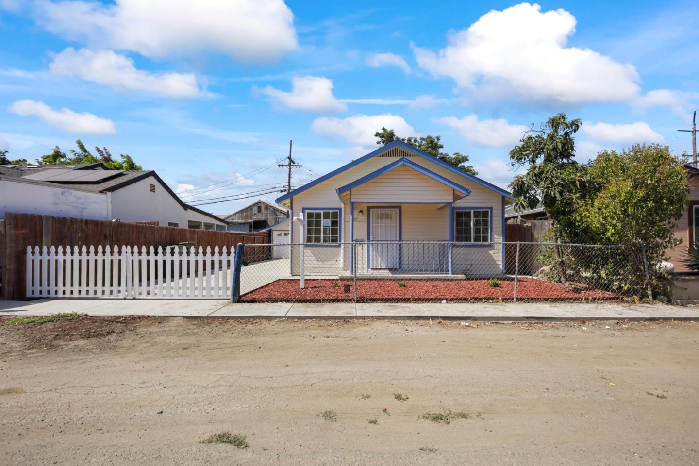 Detail Gallery Image 3 of 21 For 1257 Sunnyside Ave, Stockton,  CA 95205 - 3 Beds | 1 Baths