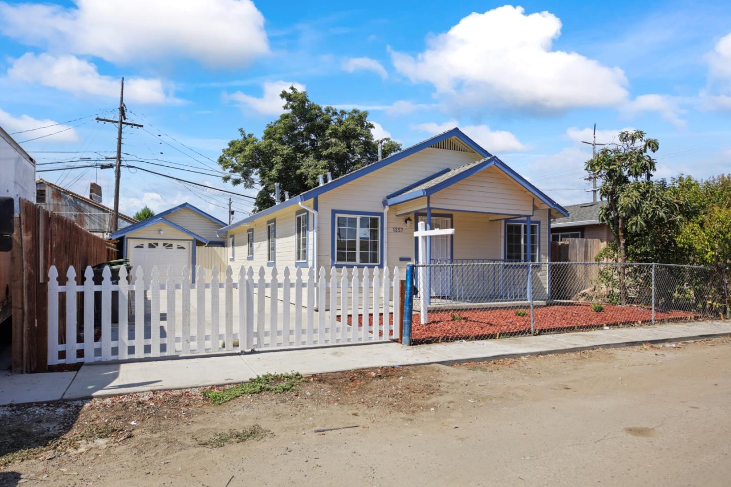 Detail Gallery Image 5 of 21 For 1257 Sunnyside Ave, Stockton,  CA 95205 - 3 Beds | 1 Baths