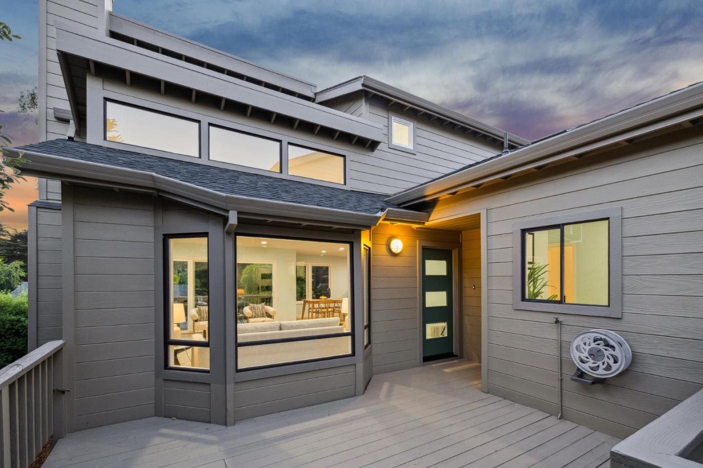 Detail Gallery Image 5 of 64 For 389 Avenue Granada, El Granada,  CA 94018 - 5 Beds | 3 Baths