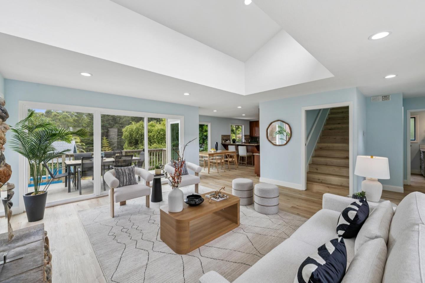 Detail Gallery Image 8 of 64 For 389 Avenue Granada, El Granada,  CA 94018 - 5 Beds | 3 Baths