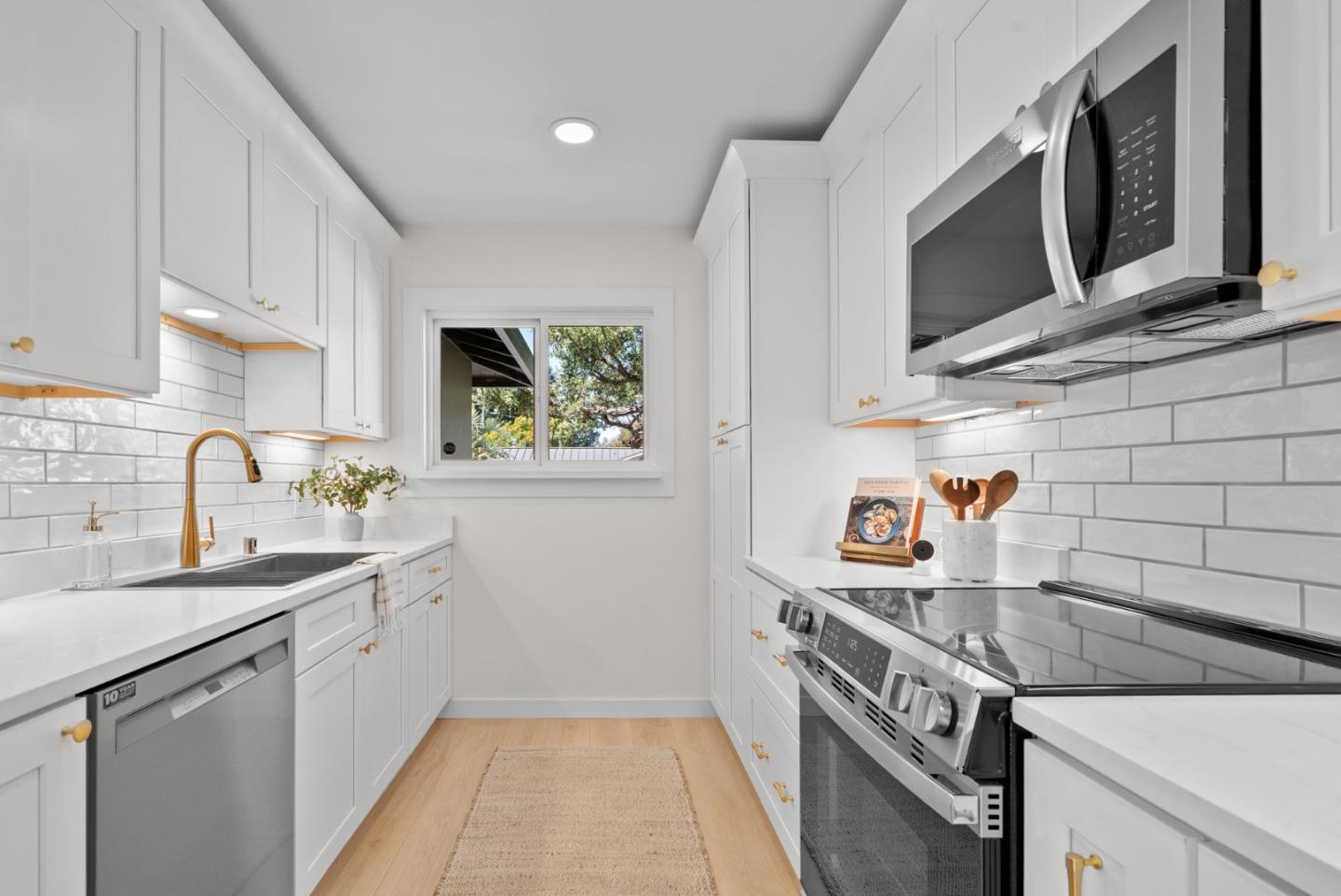 Detail Gallery Image 17 of 44 For 106 Wesley St, Capitola,  CA 95010 - 3 Beds | 2 Baths