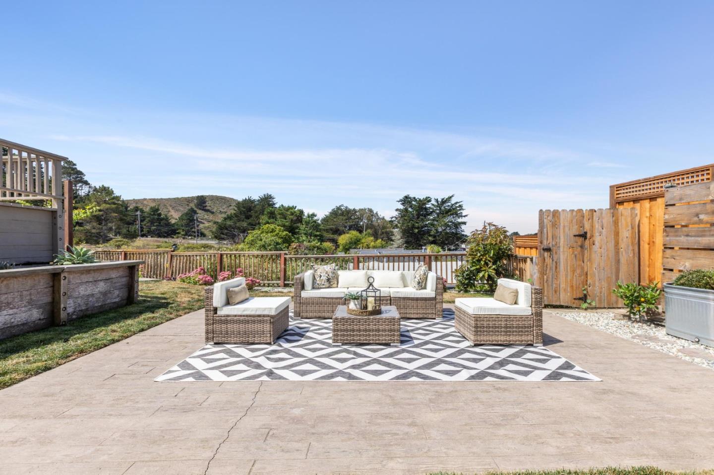 Detail Gallery Image 29 of 41 For 812 Burns Ct, Pacifica,  CA 94044 - 3 Beds | 2 Baths