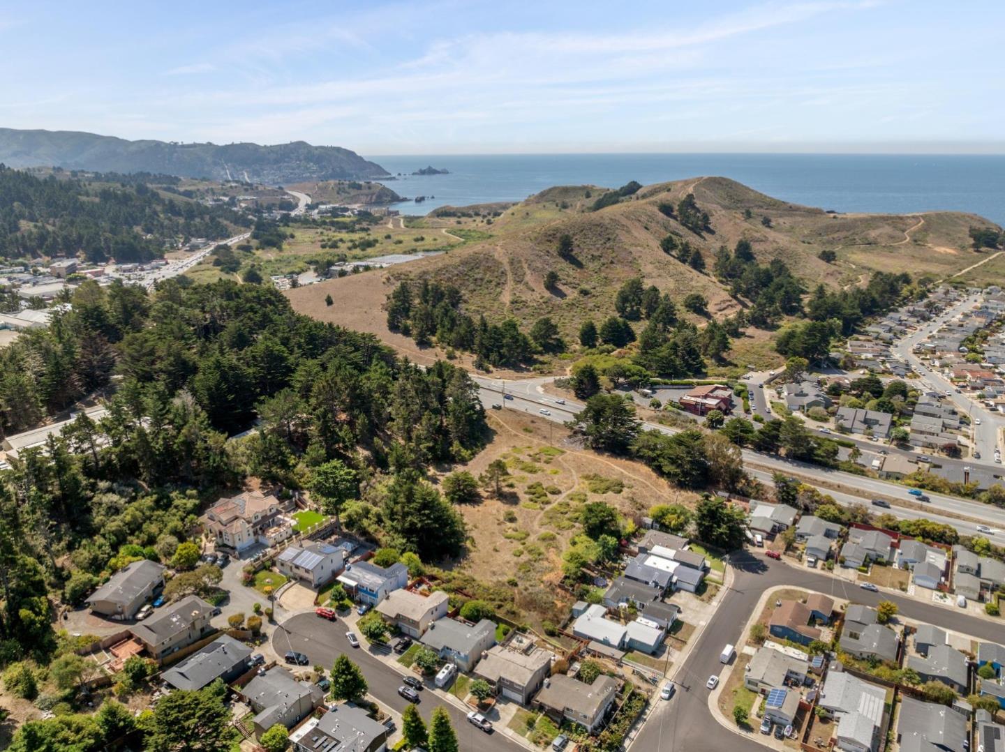 Detail Gallery Image 37 of 41 For 812 Burns Ct, Pacifica,  CA 94044 - 3 Beds | 2 Baths