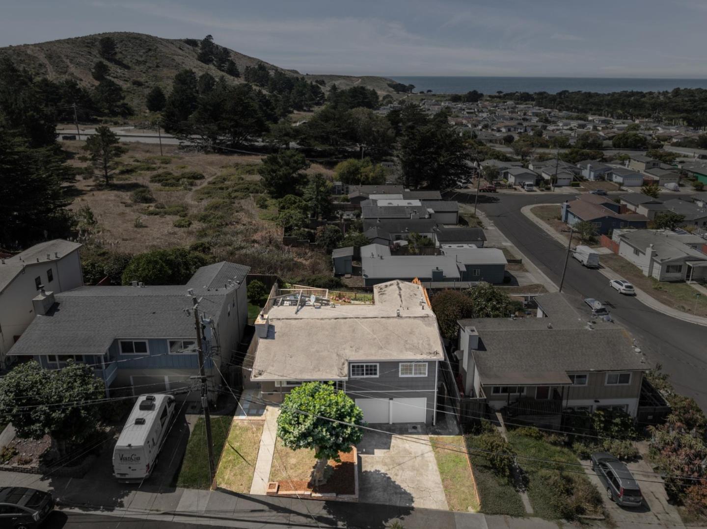 Detail Gallery Image 39 of 41 For 812 Burns Ct, Pacifica,  CA 94044 - 3 Beds | 2 Baths