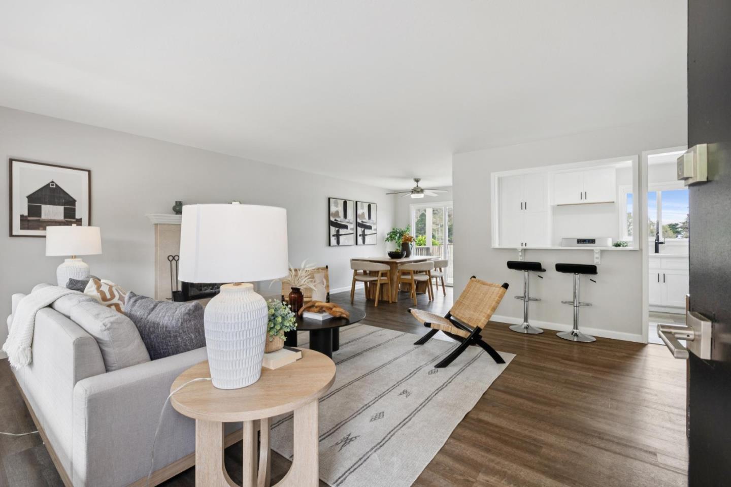 Detail Gallery Image 5 of 41 For 812 Burns Ct, Pacifica,  CA 94044 - 3 Beds | 2 Baths