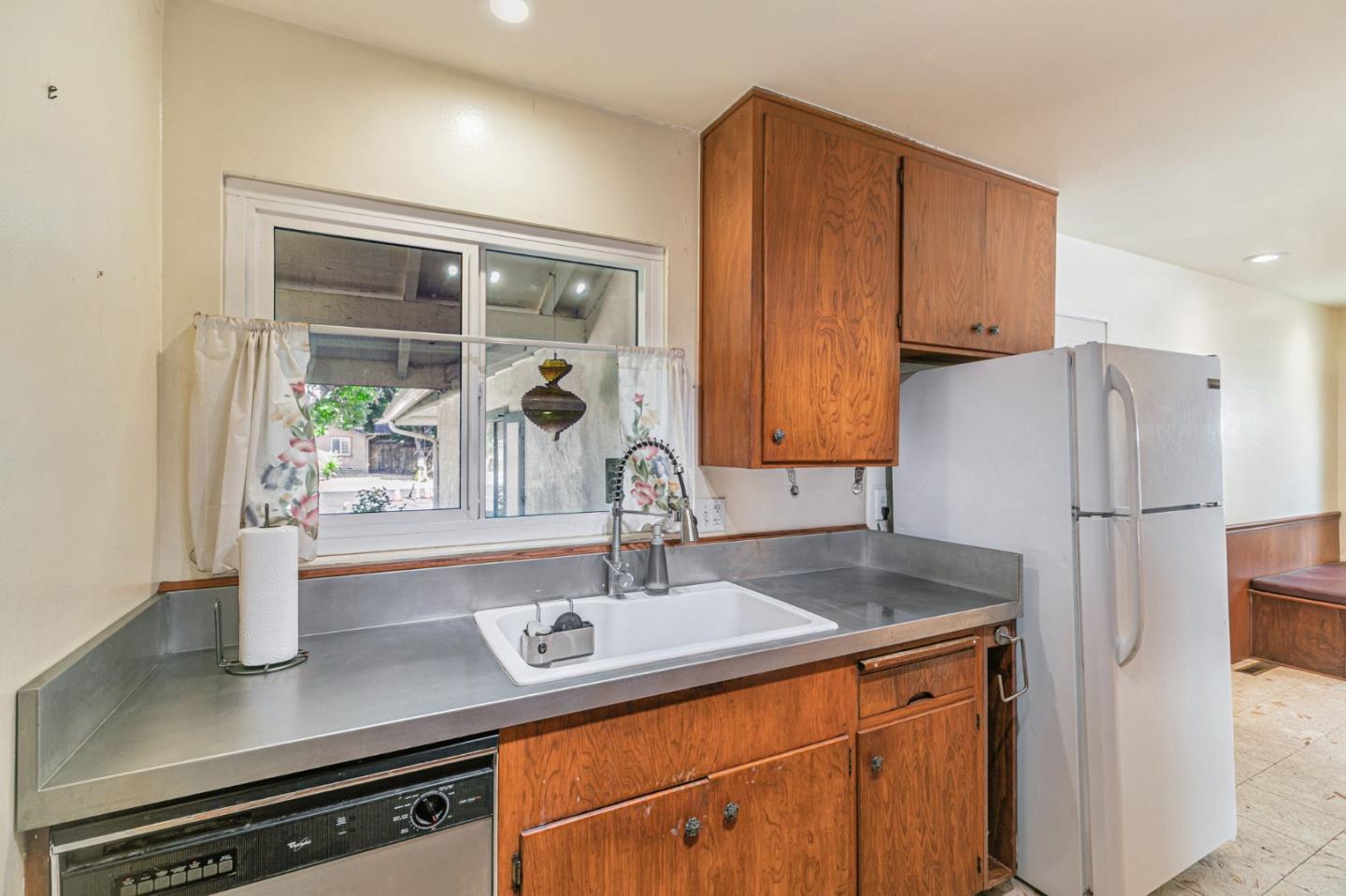 Detail Gallery Image 11 of 55 For 3816 Baldwin Dr, Santa Clara,  CA 95051 - 4 Beds | 2 Baths