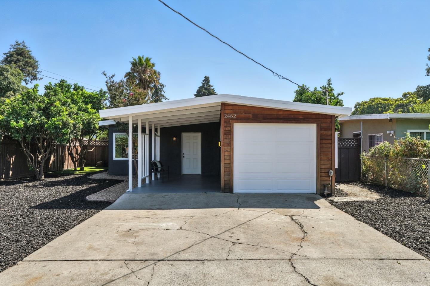 Detail Gallery Image 2 of 36 For 2462 Fordham St, East Palo Alto,  CA 94303 - 3 Beds | 1 Baths