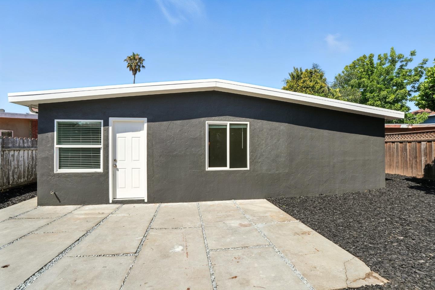 Detail Gallery Image 33 of 36 For 2462 Fordham St, East Palo Alto,  CA 94303 - 3 Beds | 1 Baths