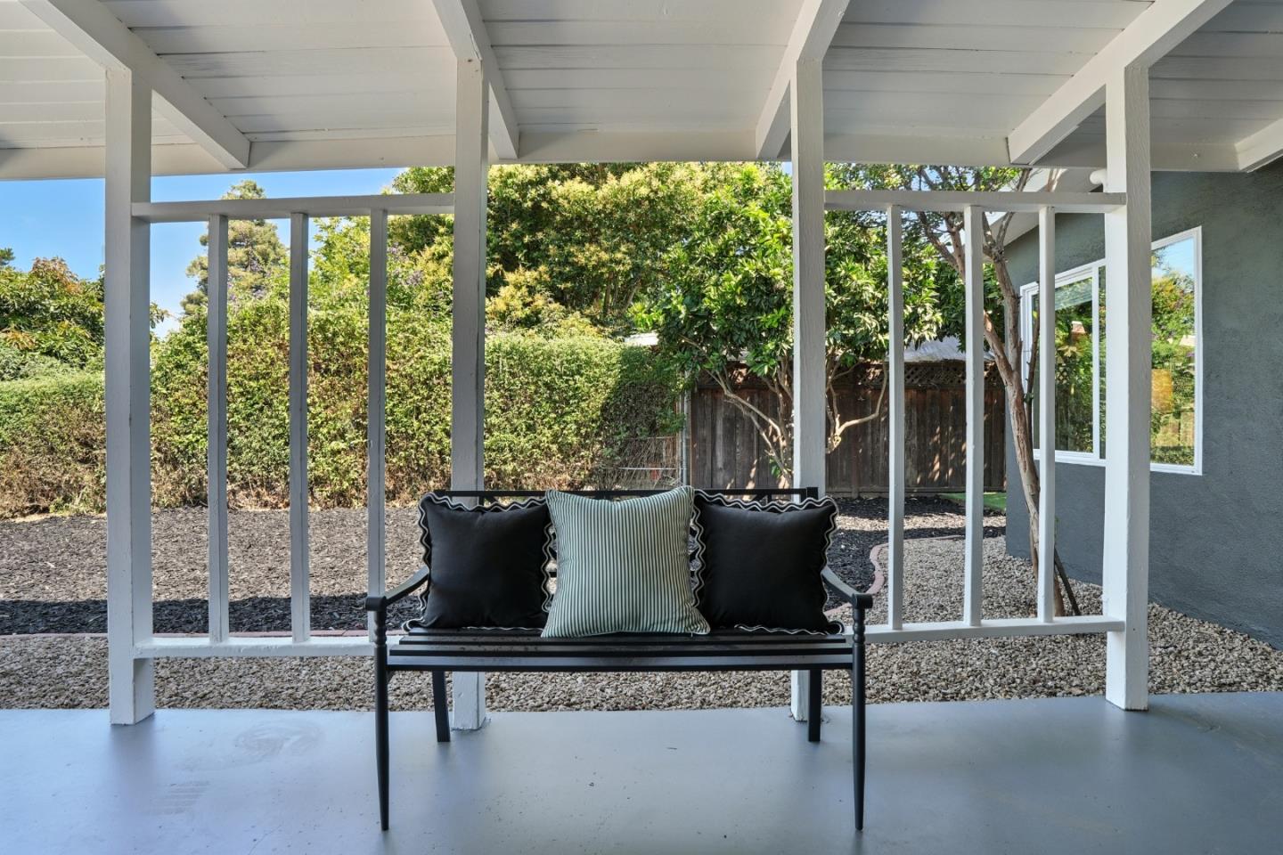 Detail Gallery Image 5 of 36 For 2462 Fordham St, East Palo Alto,  CA 94303 - 3 Beds | 1 Baths