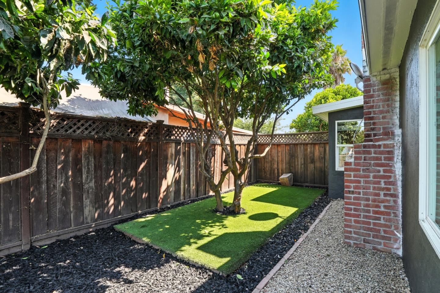 Detail Gallery Image 6 of 36 For 2462 Fordham St, East Palo Alto,  CA 94303 - 3 Beds | 1 Baths